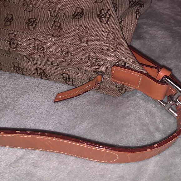Dooney & Bourke hobo purse - Picture 7 of 11